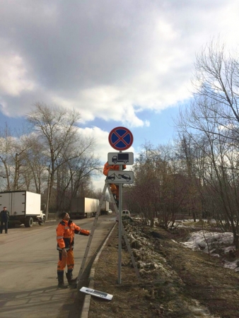 Запрет на парковку грузового транспорта введен в Красногорске.