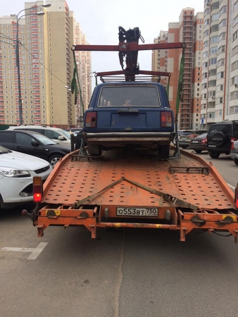 Перемещение автомобиля марки «ВАЗ» из деревни Путилково с улицы Сходненская.