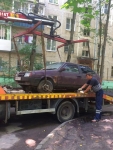 Перемещение брошенных автомобилей в Красногорске на Красногорском бульваре и улице Циолковского.