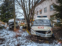 Кладбище спецтранспорта скорой помощи в Ленинградской области.