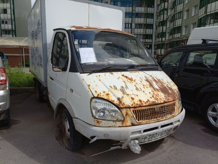 Перемещение автомобиля марки «Газель» белого цвета на улице Мерлушкина в Красногорске.