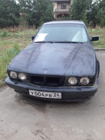 Перемещение автомобиля марки «БМВ» черного цвета в деревне Сабурово, городского округа Красногорск.